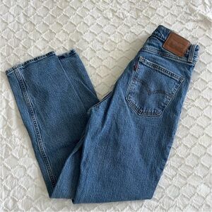 LEVI’S 70s High-Waisted Slim Straight Jeans (size 26)